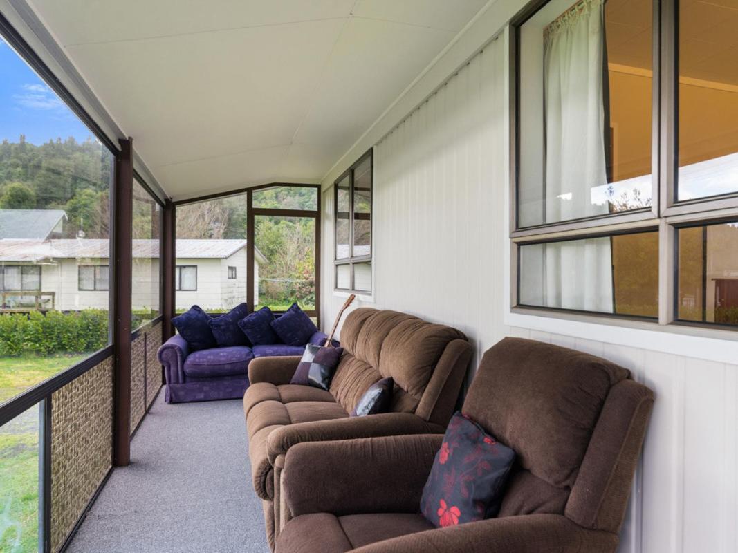 Relax Lakeside - Lake Rotoiti Bach Exterior foto